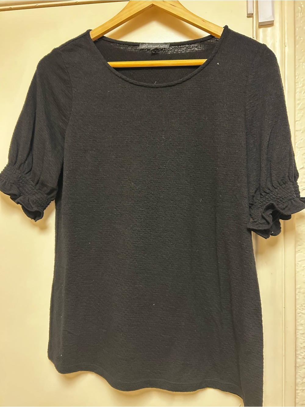 Adrianna Papell Black Puff-Sleeve Short-Sleeve Top
